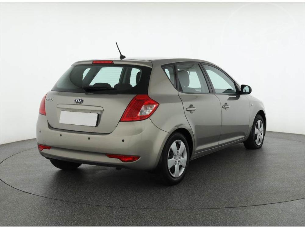 Kia Ceed 1.4 CVVT, Klima, El. okna