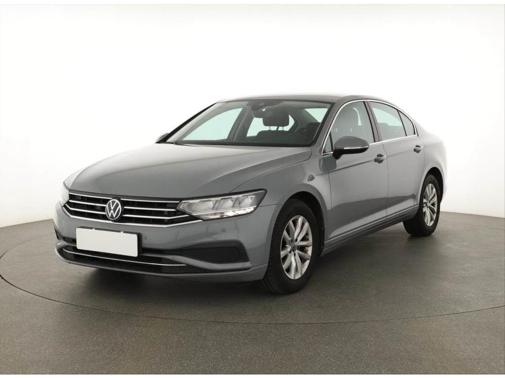 Prodm Volkswagen Passat 1.5 TSI, NOV CENA, R,1.maj