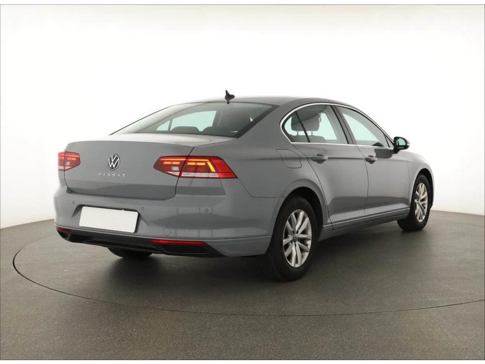 Volkswagen Passat 1.5 TSI, NOV CENA, R,1.maj