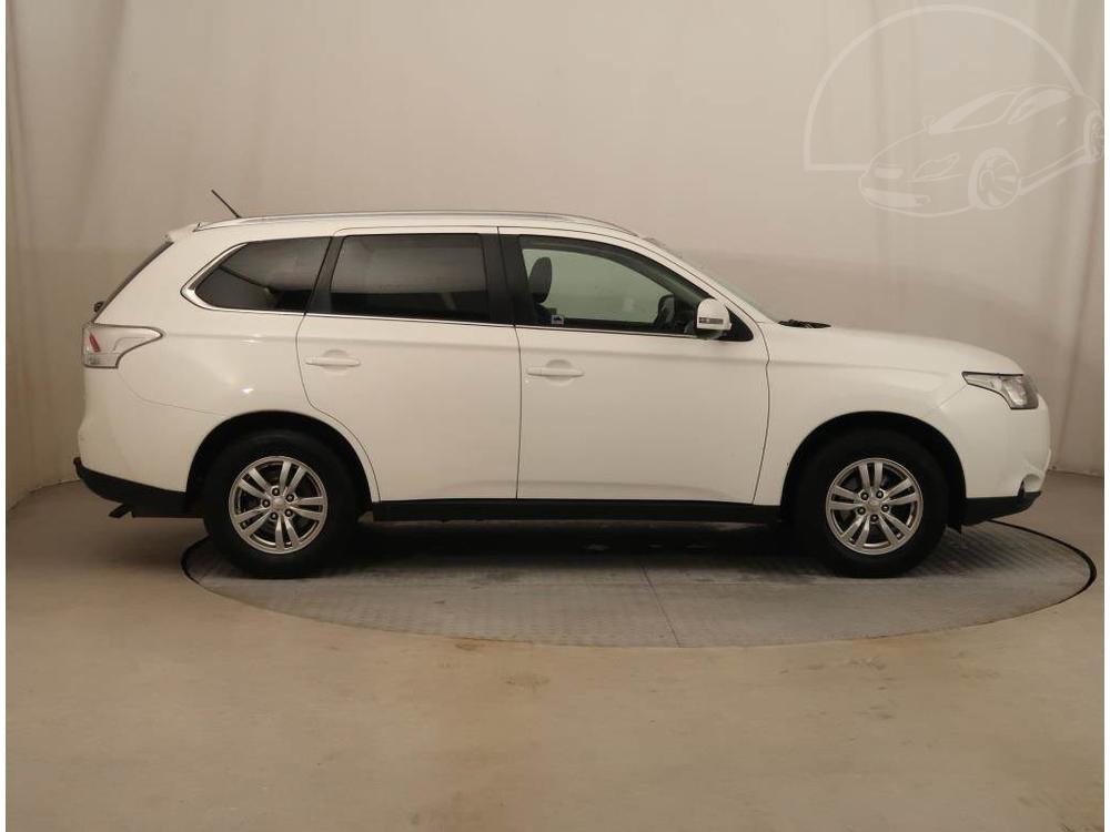 Mitsubishi Outlander 2.0, NOV CENA, R,2.maj