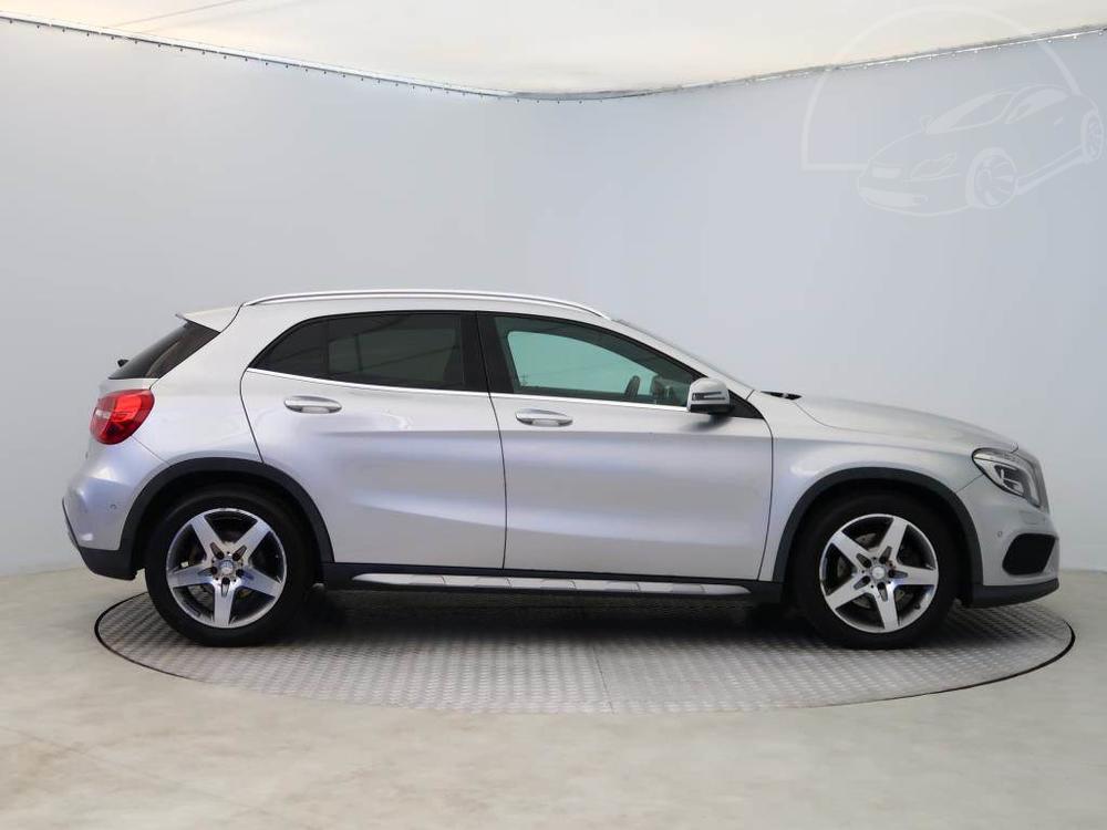 Mercedes-Benz GLA  220 CDI 4MATIC, NOV CENA