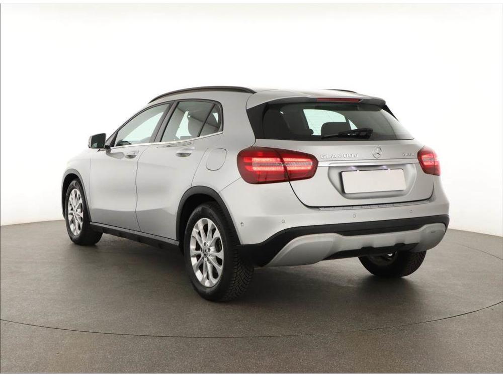 Mercedes-Benz GLA  200d 4MATIC, NOV CENA, 4X4