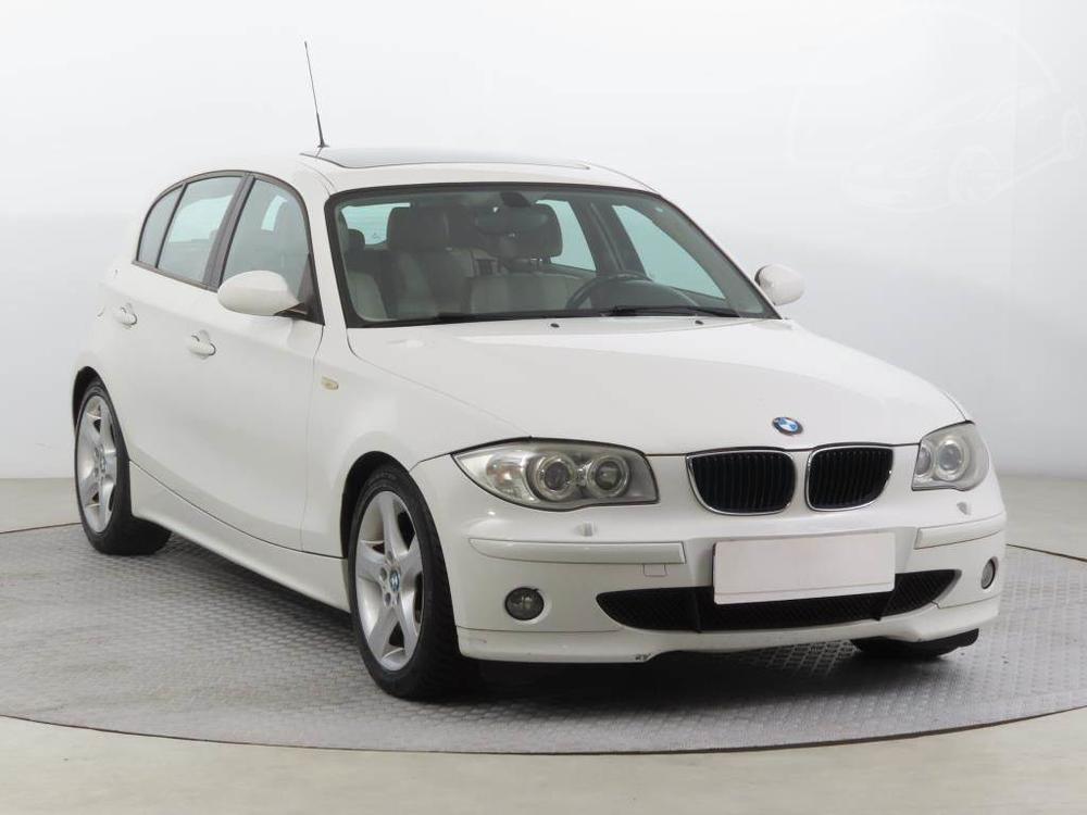 Prodm BMW 120 120d, Koen sedaky, Xenony