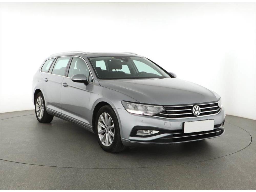 Prodm Volkswagen Passat 1.6 TDI, Comfortline, Automat