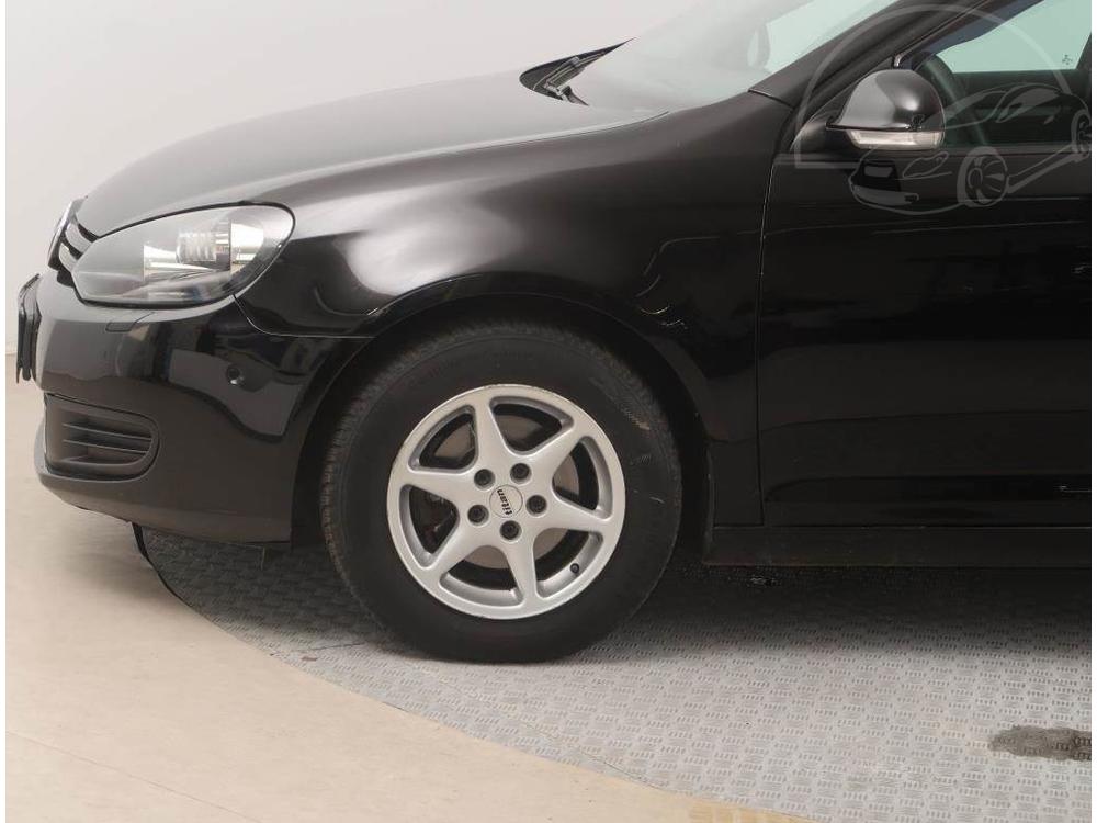 Volkswagen Golf 1.6 TDI, Serv.kniha, Navi