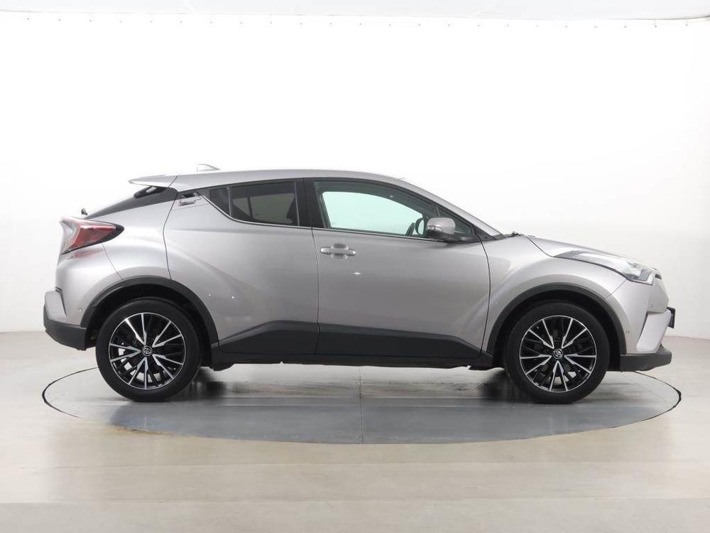 Toyota C-HR 1.2 Turbo, Automat, Ke, Navi