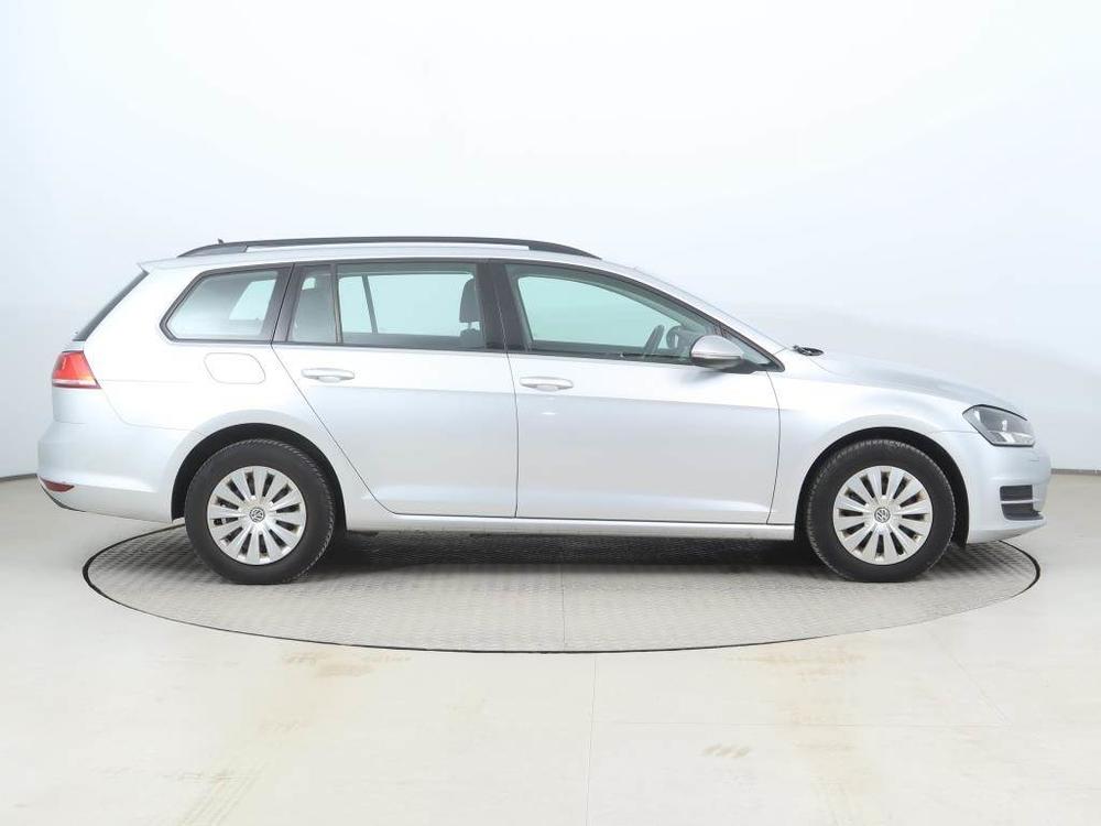 Volkswagen Golf 1.6 TDI, Automatick klima