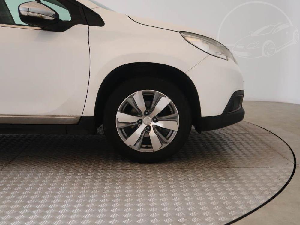 Peugeot 2008 1.2 PureTech, Allure