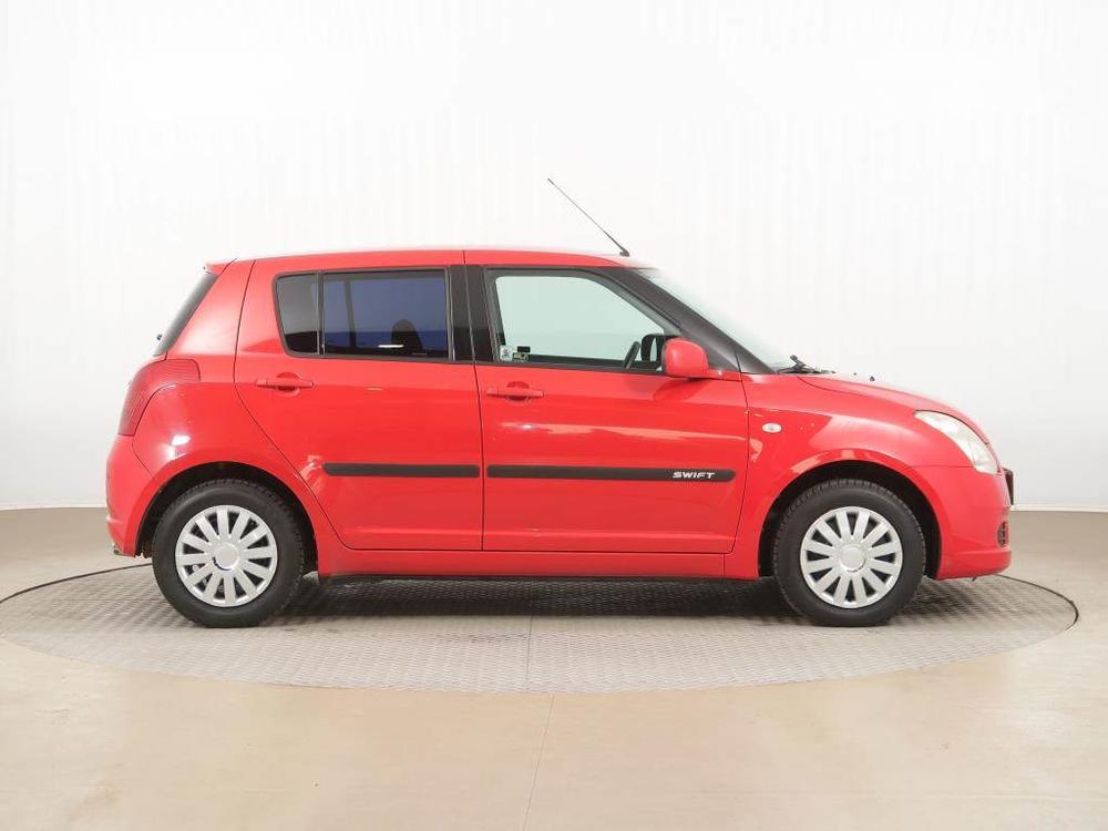 Suzuki Swift 1.3, Serv.kniha, rezervace