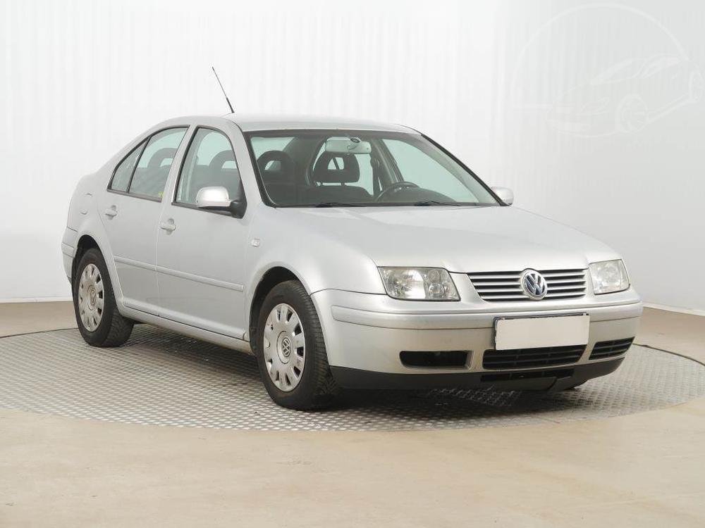 Prodm Volkswagen Bora 1.6, Serv.kniha, po STK