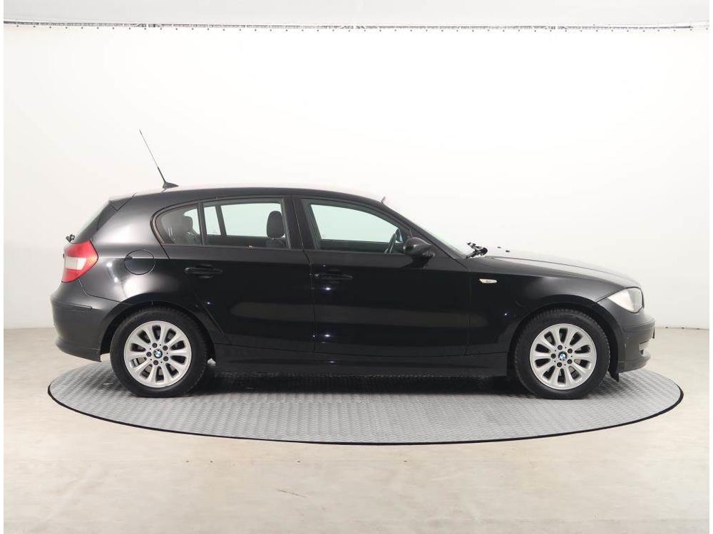 BMW 118 118d, Automatick klima