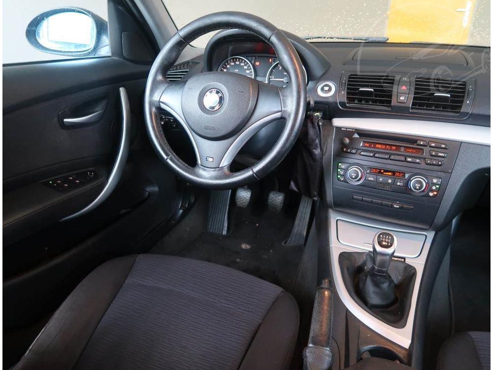 BMW 118 118d, Automatick klima