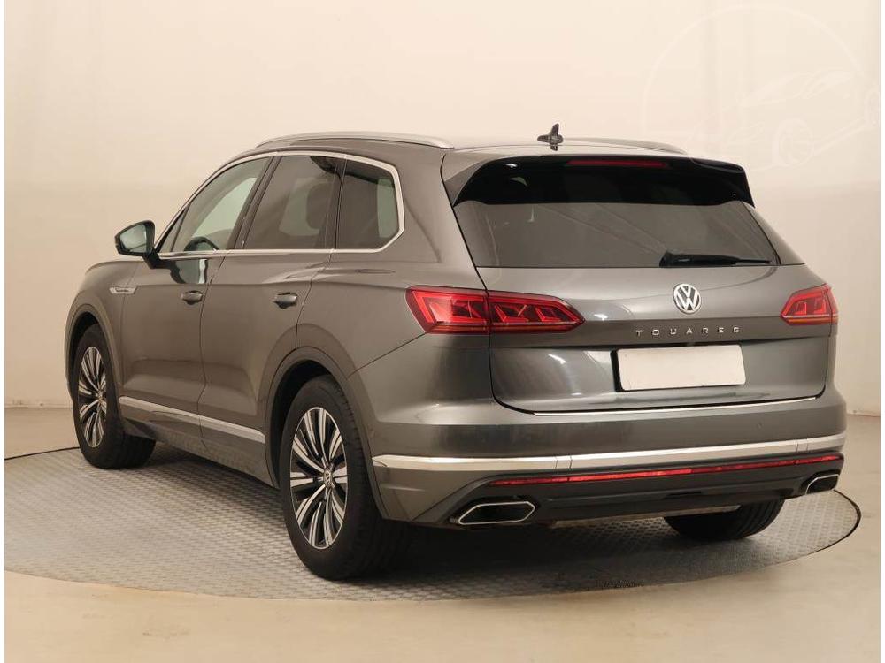 Volkswagen Touareg 3.0 TDI, R, DPH!