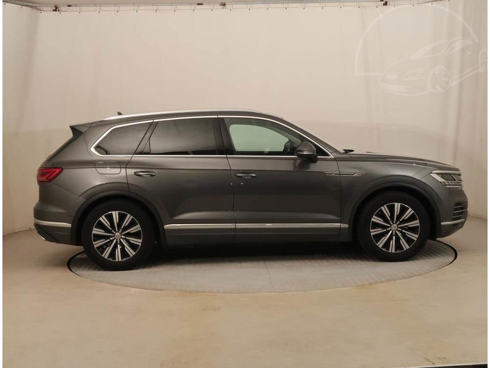 Volkswagen Touareg 3.0 TDI, R, DPH!