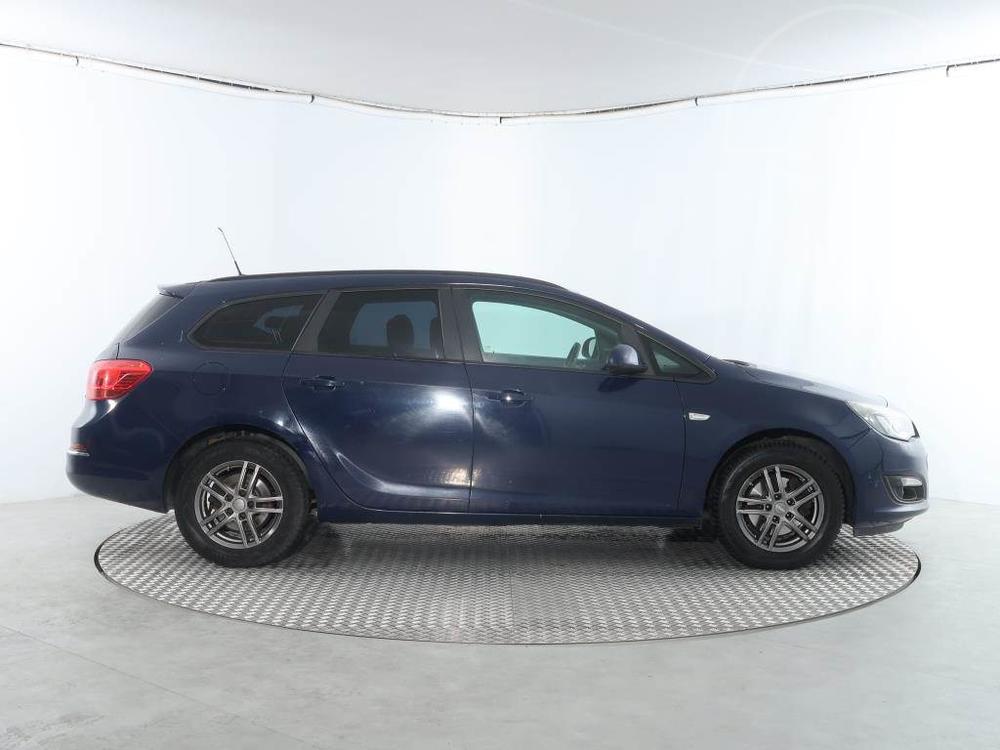 Opel Astra 1.6 CDTI, Xenony