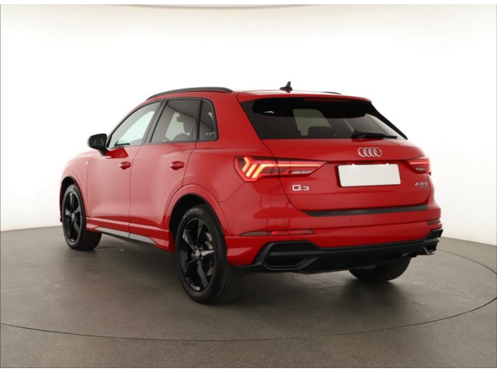 Audi Q3 45 TFSI, S line, 4X4, Automat