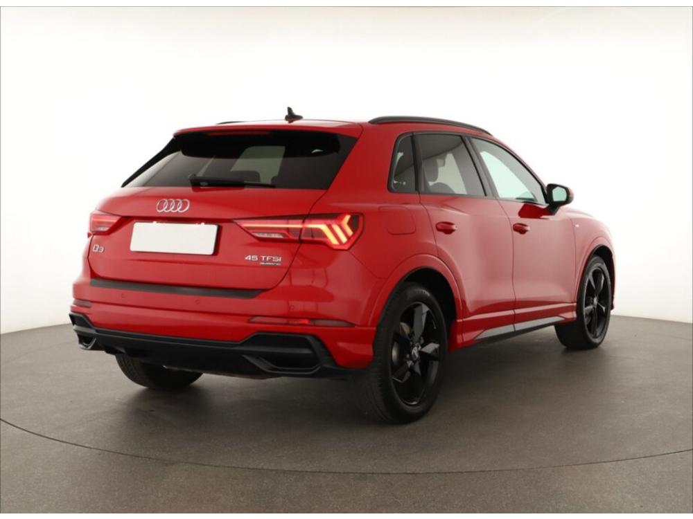 Audi Q3 45 TFSI, S line, 4X4, Automat