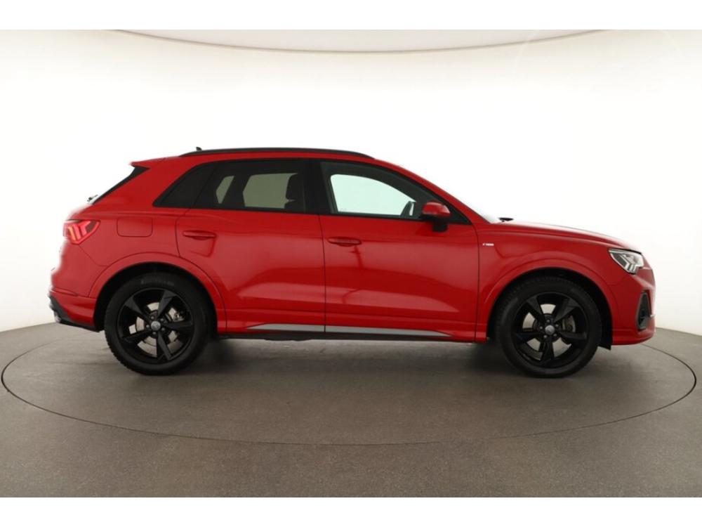 Audi Q3 45 TFSI, S line, 4X4, Automat