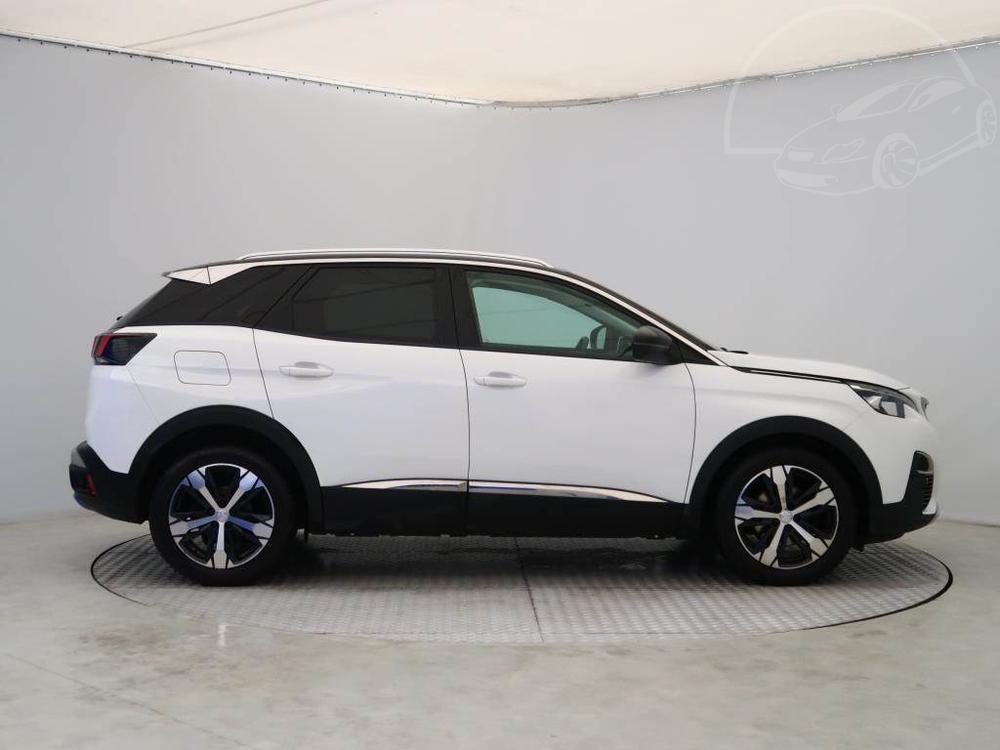 Peugeot 3008 1.6 BlueHDi, Allure, Automat