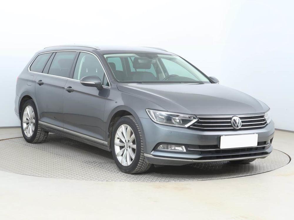 Prodm Volkswagen Passat 1.6 TDI, Highline, Ke, Navi