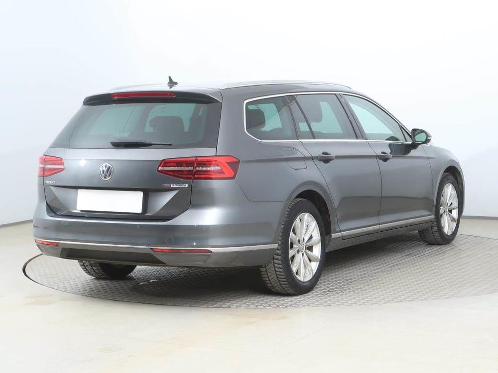 Volkswagen Passat 1.6 TDI, Highline, Ke, Navi