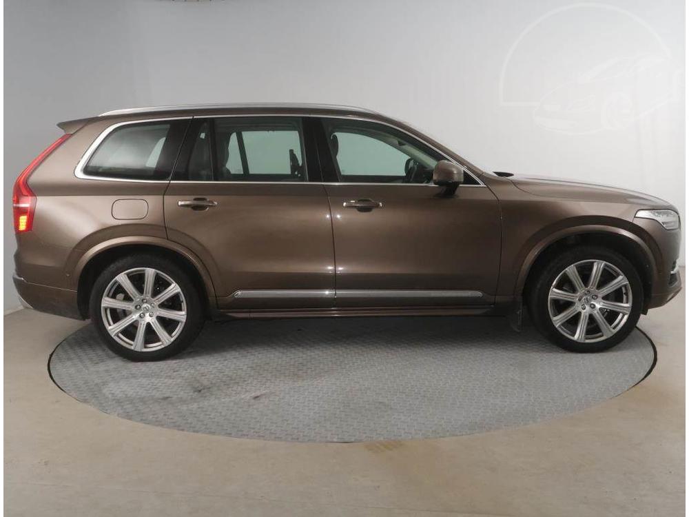 Volvo XC90 D5 AWD, NOV CENA, 4X4