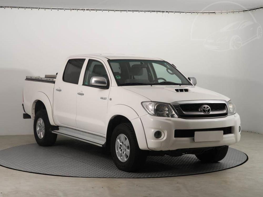 Prodm Toyota Hilux 3.0 D-4D, 4X4, Automat, Navi