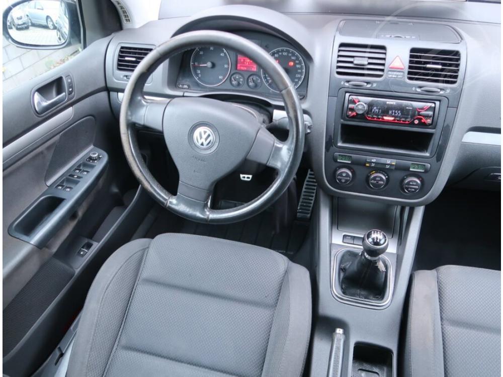 Volkswagen Golf 1.9 TDI, po STK, zamluveno