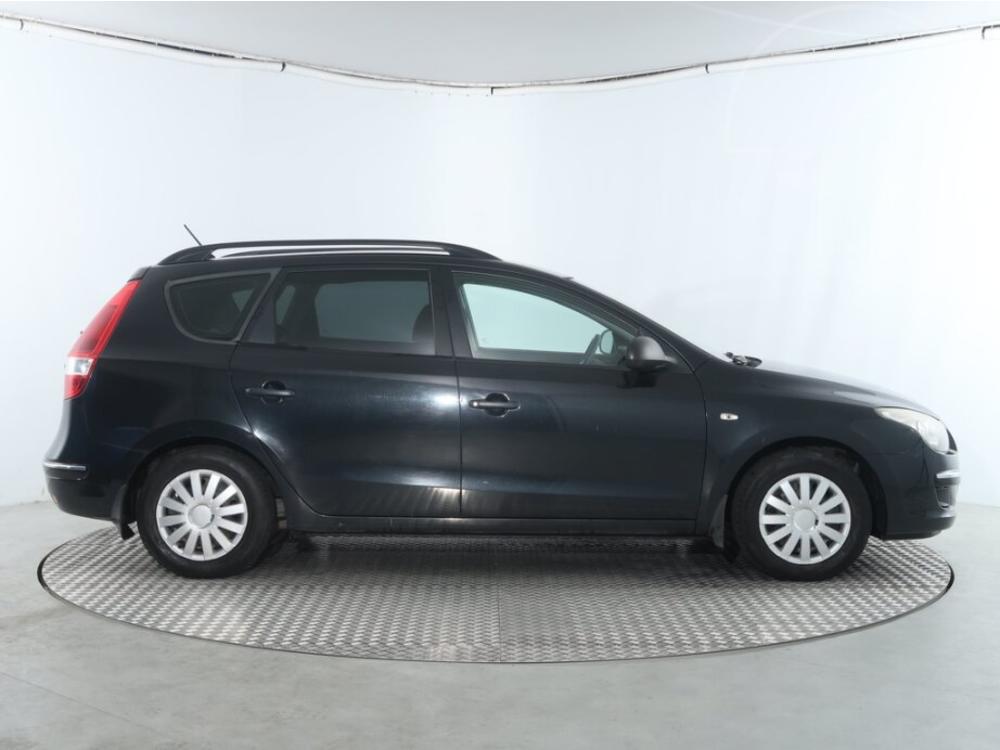 Hyundai i30 1.4 CVVT, Serv.kniha