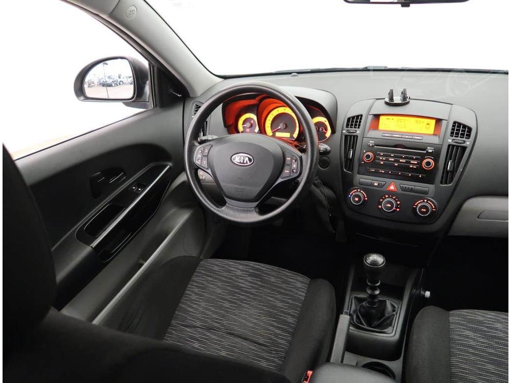 Kia Ceed 1.6 CVVT, po STK, v provozu