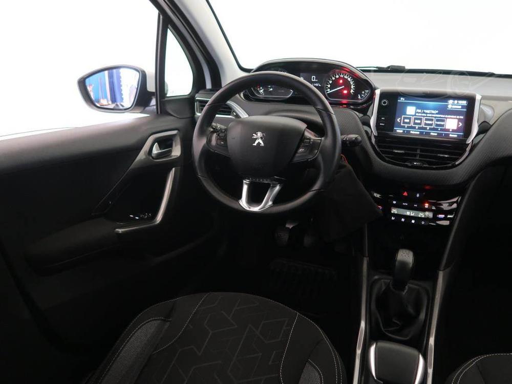 Peugeot 2008 1.2 PureTech, R,1.maj, Navi