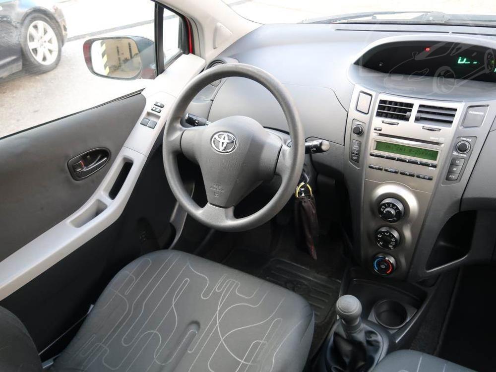 Toyota Yaris 1.0 VVT-i, Serv.kniha, po STK