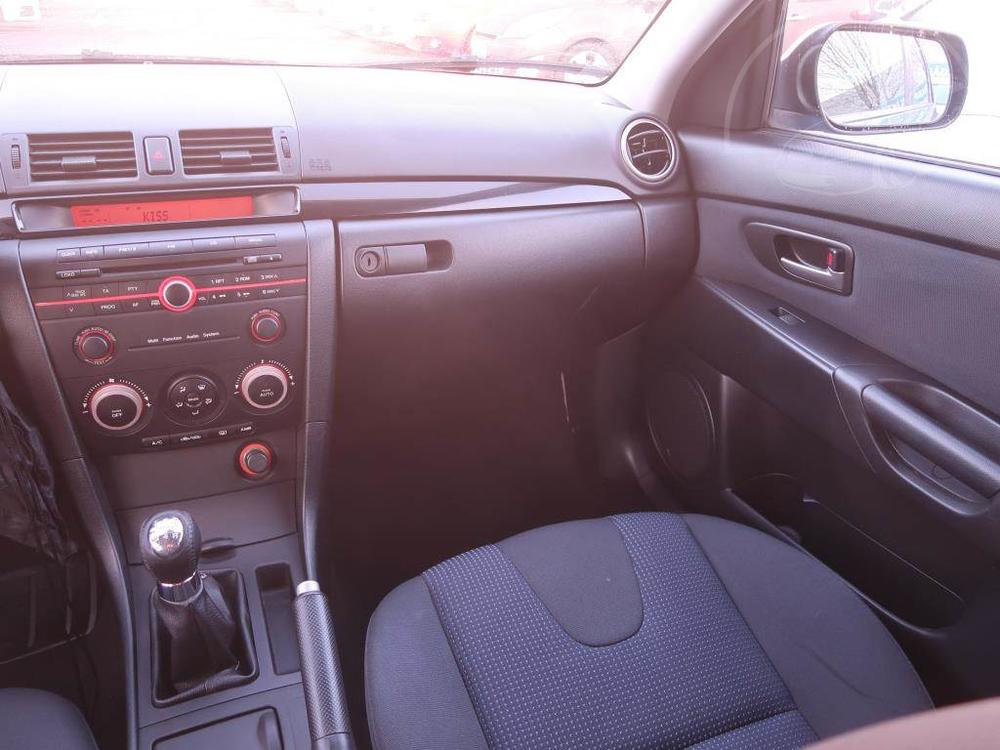 Mazda 3 1.6, Automatick klima