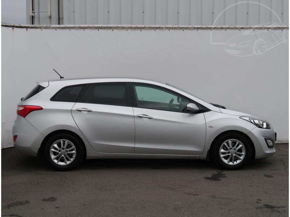 Hyundai i30 1.6 MPI, Serv.kniha, Klima