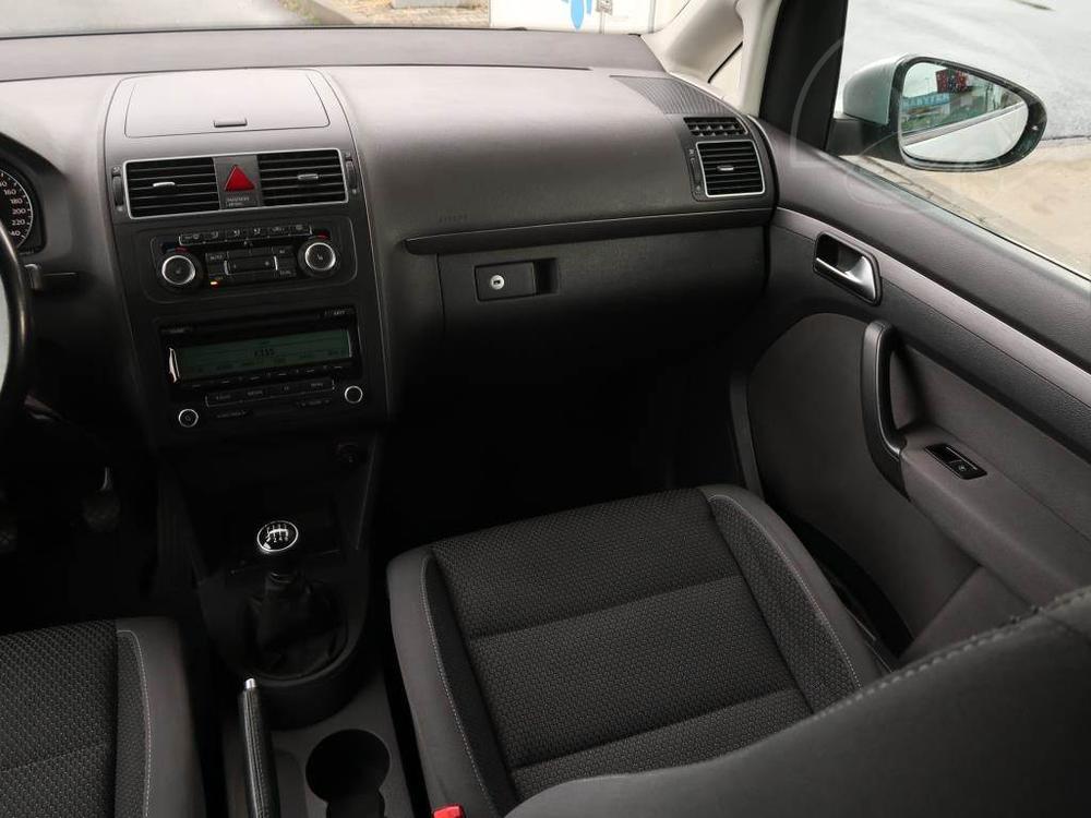 Volkswagen Touran 2.0 TDI, Automatick klima