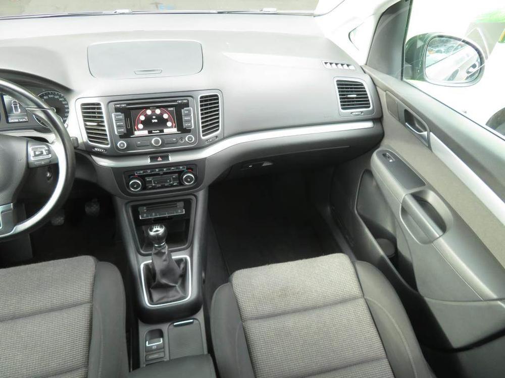 Volkswagen Sharan 2.0 TDI, Serv.kniha, Navi