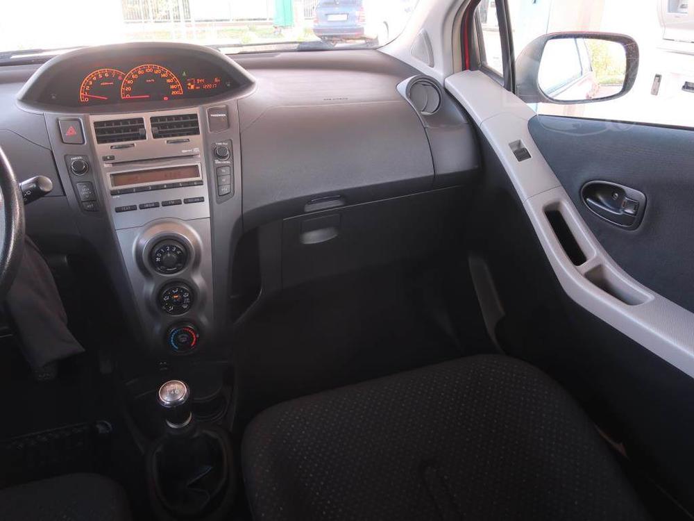 Toyota Yaris 1.0 VVT-i, Klima, El. okna