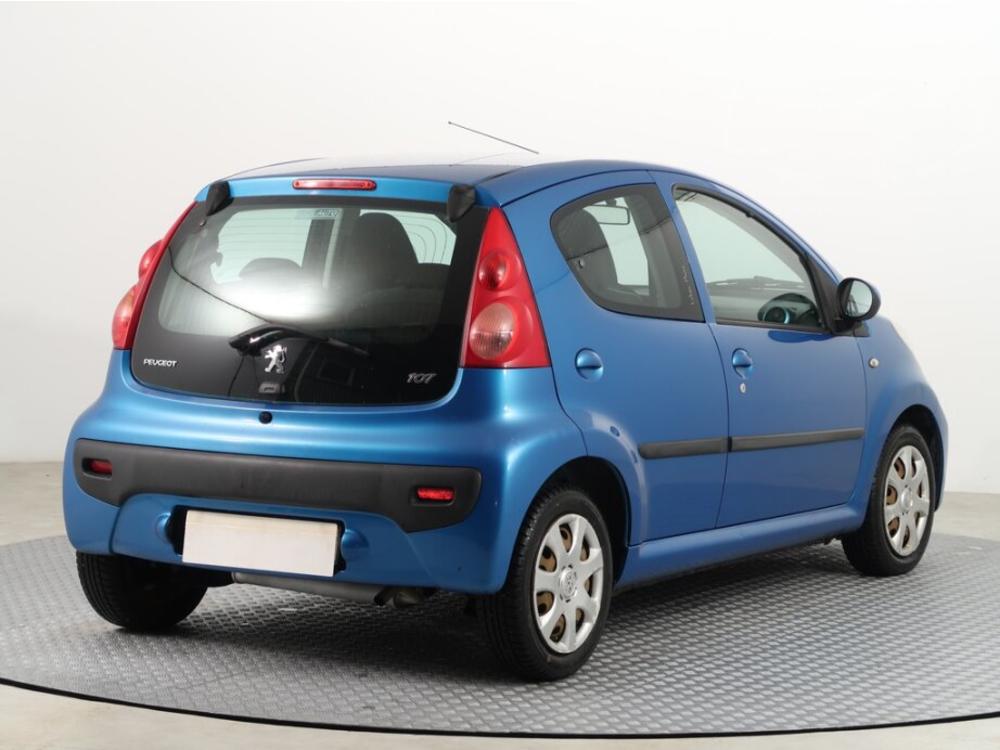 Peugeot 107 1.0, po STK, zamluveno