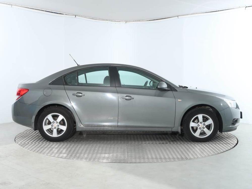 Chevrolet Cruze 1.8 i 16V, R,1.maj