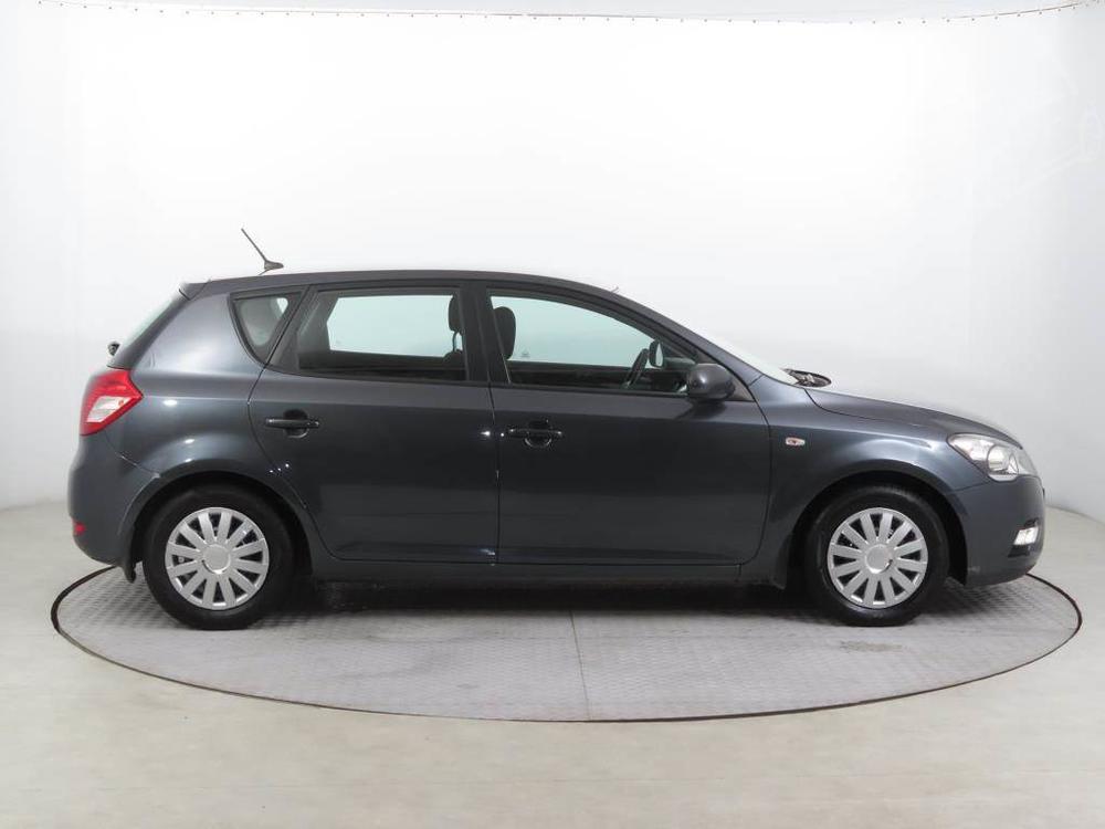 Kia Ceed 1.4 CVVT, Serv.kniha, Klima