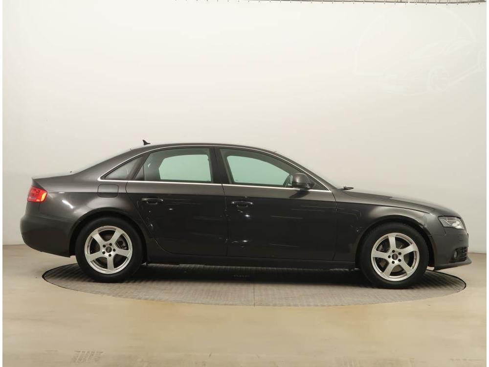 Audi A4 2.0 TDI, Xenony