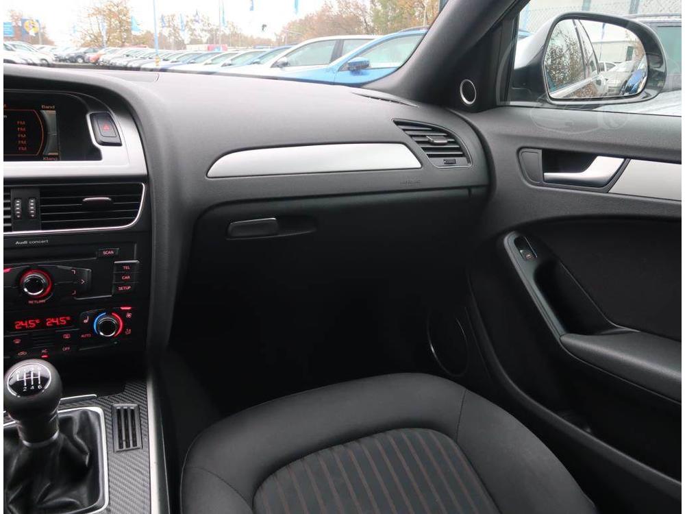 Audi A4 2.0 TDI, Xenony