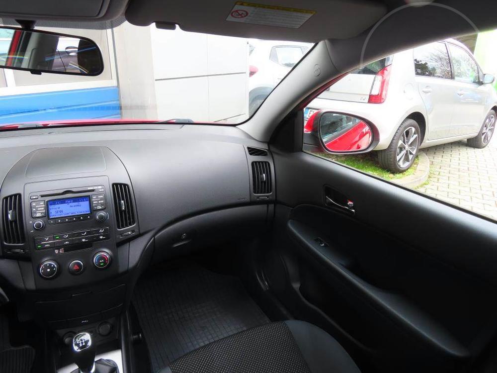 Hyundai i30 1.4 CVVT, Serv.kniha, Klima