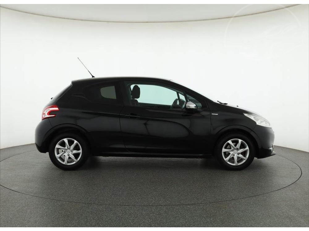 Peugeot 208 1.2 PureTech, Klima, Tempomat