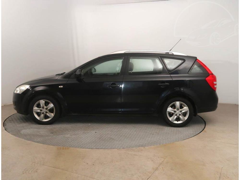 Kia Ceed 1.6 CVVT, po STK, rezervace