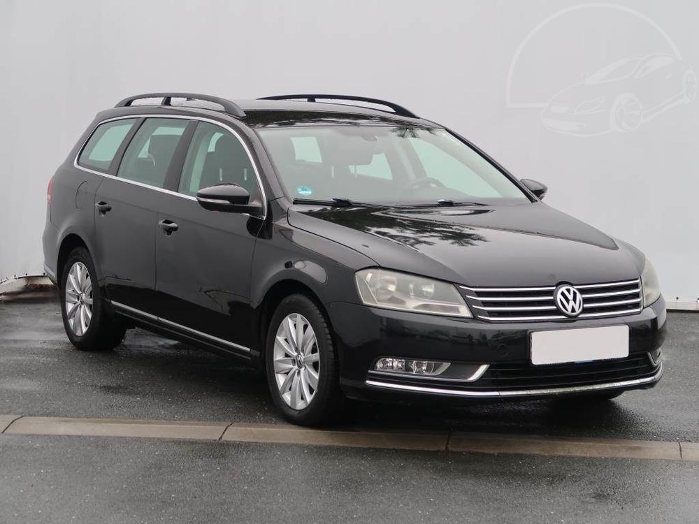 Prodm Volkswagen Passat 1.6 TDI, Navi