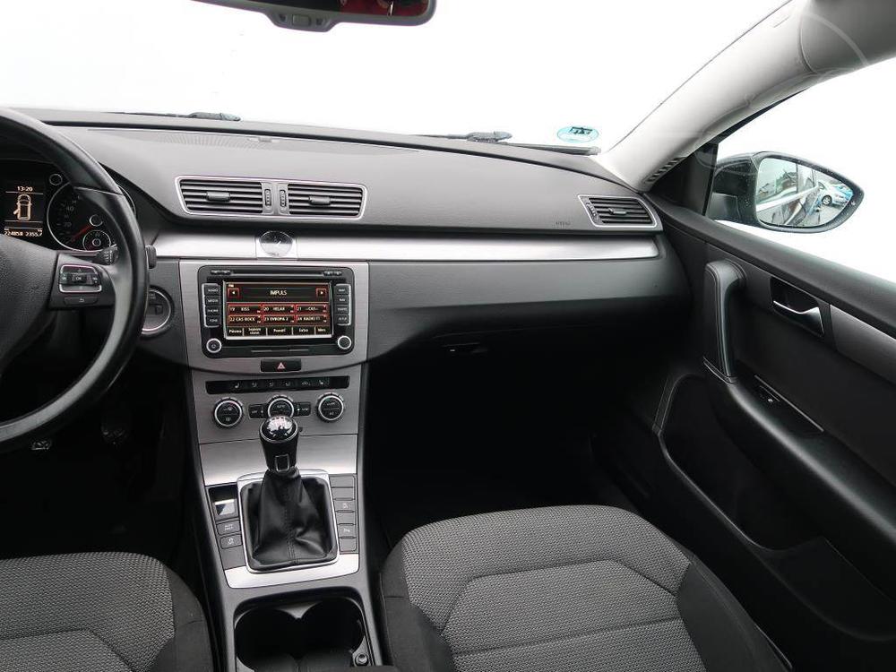 Volkswagen Passat 1.6 TDI, Navi