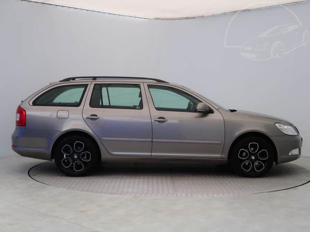 koda Octavia 1.4 TSI, R,2.maj, Serv.kniha