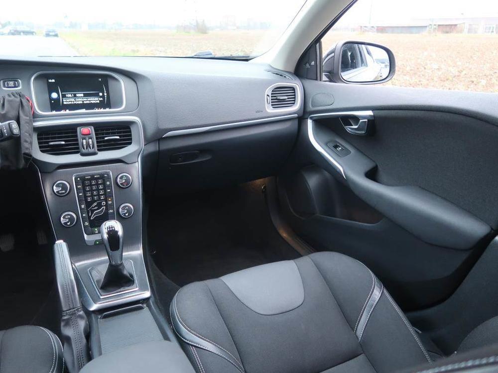 Volvo V40 2.0 D3, Serv.kniha, Navi