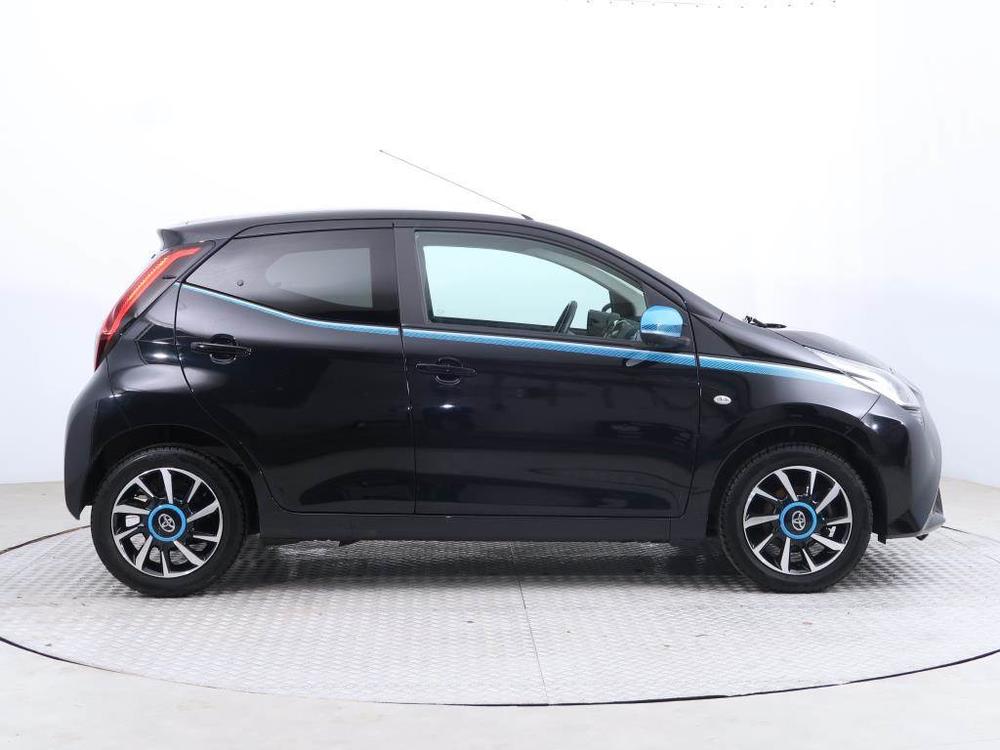 Toyota Aygo 1.0 VVT-i, x-play, R,2.maj